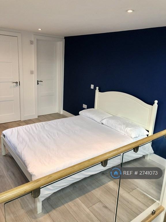 Master Bedroom With En Suite