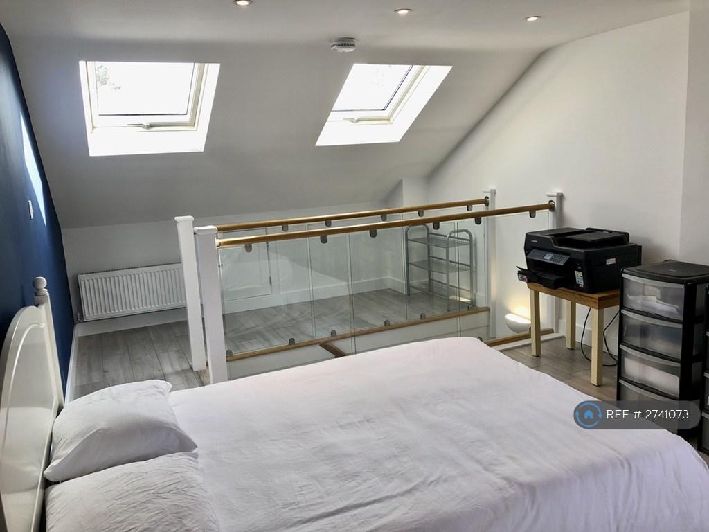 Master Bedroom With En Suite