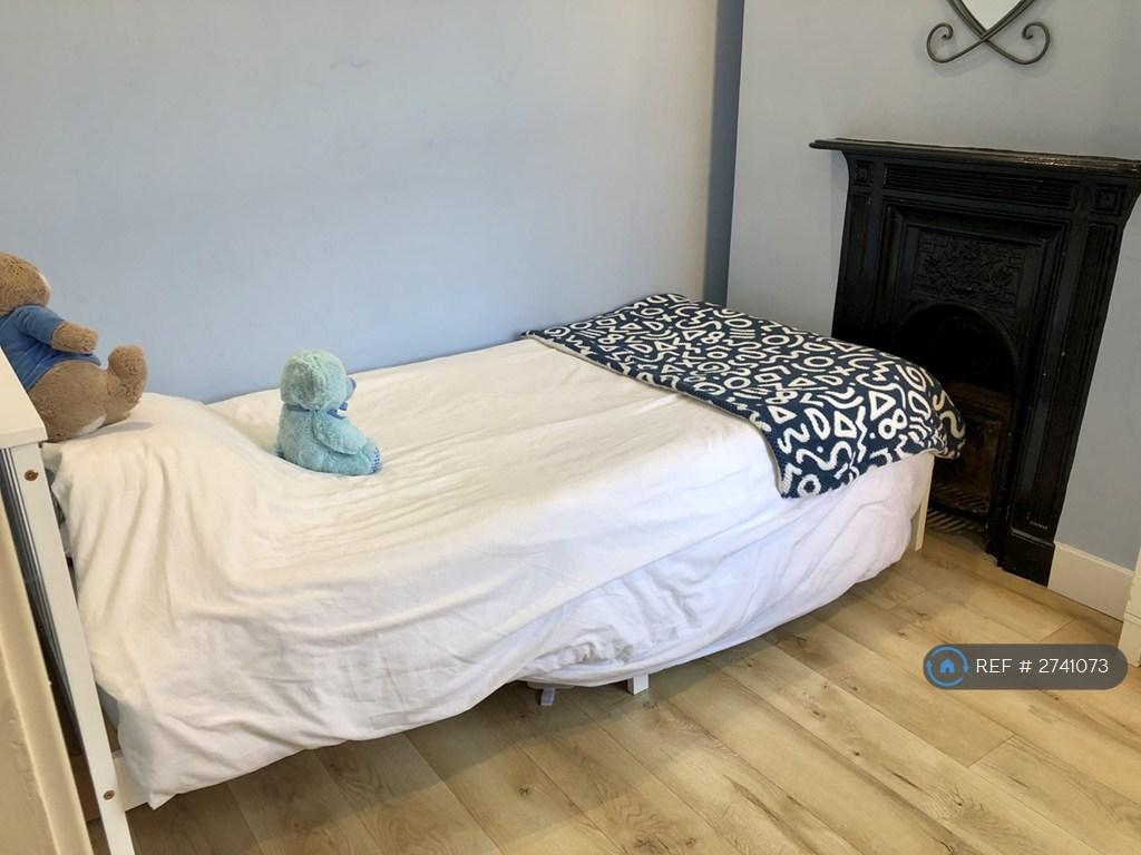 3rd Small Double / Single Bedroom