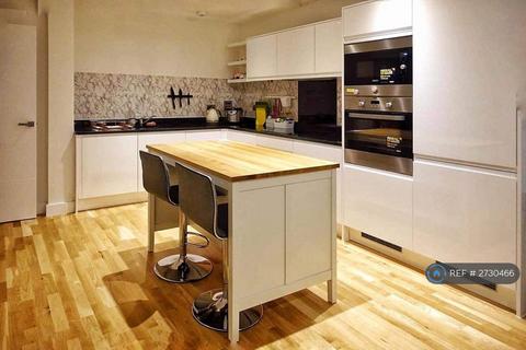 2 bedroom flat to rent, Maher Court, London, E14
