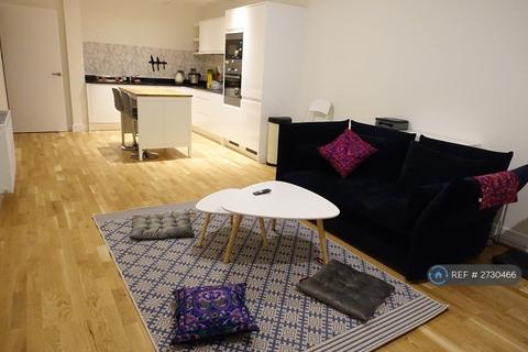 2 bedroom flat to rent, Maher Court, London, E14