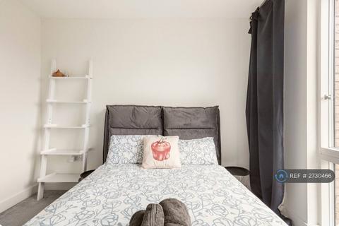 2 bedroom flat to rent, Maher Court, London, E14