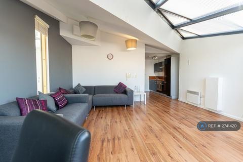 2 bedroom flat to rent, Mann Island, Liverpool, L3