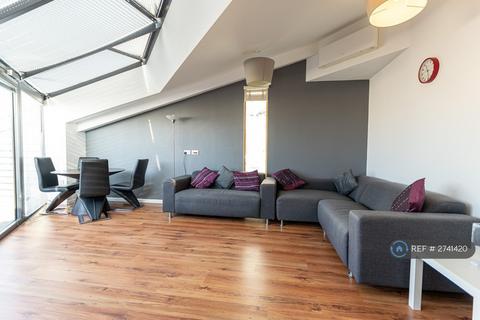 2 bedroom flat to rent, Mann Island, Liverpool, L3
