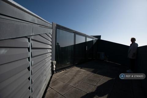 2 bedroom flat to rent, Mann Island, Liverpool, L3