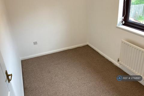 2 bedroom end of terrace house to rent, Weaver Close, Loughborough, LE11