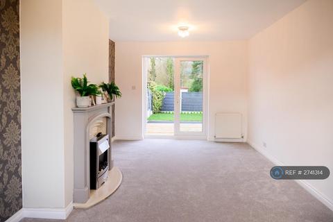 3 bedroom semi-detached house to rent, St. Marys Road, Manchester, M40