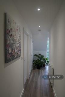 2 bedroom flat to rent, Station Road, Hook, RG27