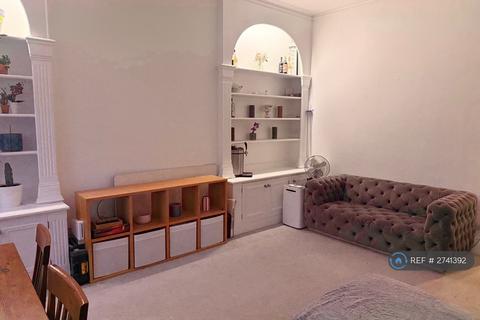 2 bedroom flat to rent, London, London, W14