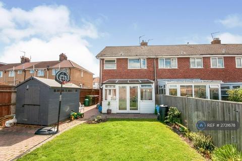 3 bedroom terraced house to rent, Southern Road, Eastbourne, BN22