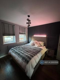 2 bedroom flat to rent, Wood Street, London, E17