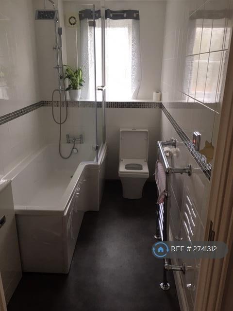 Bath/Shower Room