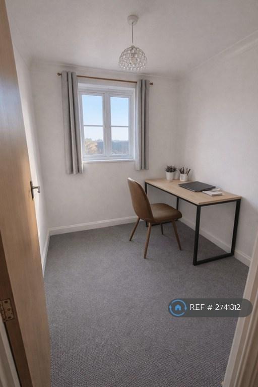 Small Bedroom/Office