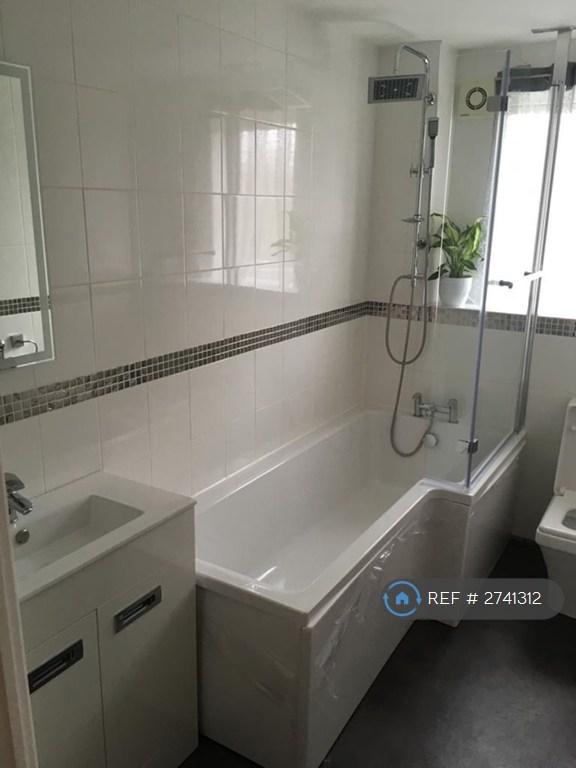 Bath/Shower Room