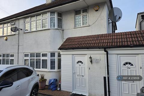 2 bedroom flat to rent, Kingsbury, London, NW9
