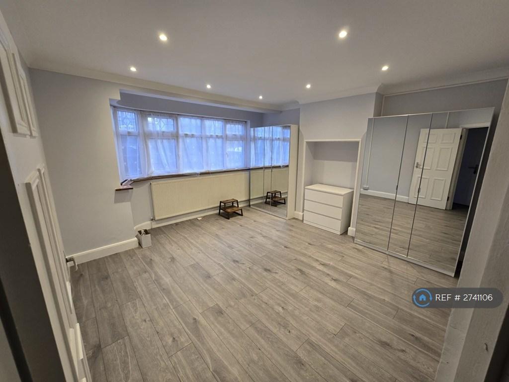 Bedroom Room 1