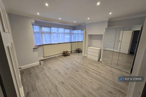 2 bedroom flat to rent, Kingsbury, London, NW9