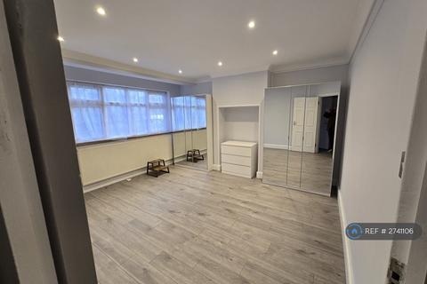 2 bedroom flat to rent, Kingsbury, London, NW9