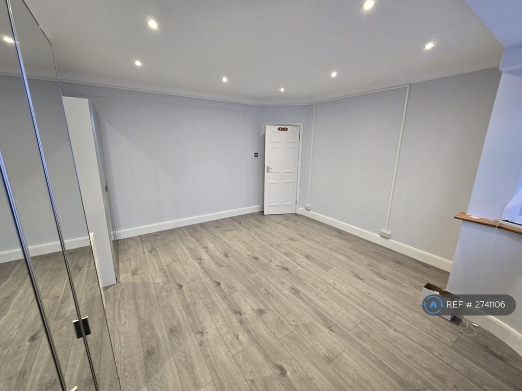 Bedroom Room 1