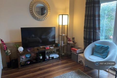 3 bedroom end of terrace house to rent, Hanno Close, Wallington, SM6