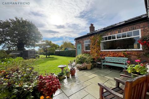 undefined, Long Lane, Saughall, CH1