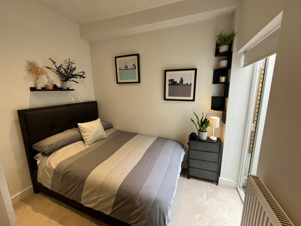Joel bed2