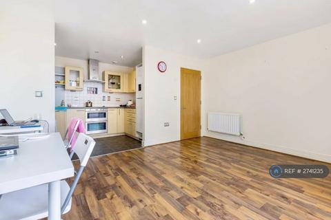 1 bedroom flat to rent, Wards Wharf Approach, London, E16