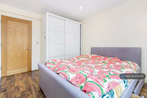 1 bedroom flat to rent, Wards Wharf Approach, London, E16