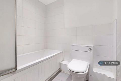 1 bedroom flat to rent, Wards Wharf Approach, London, E16