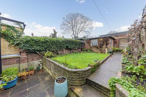 4 bedroom house to rent, Spencer Road, London N11