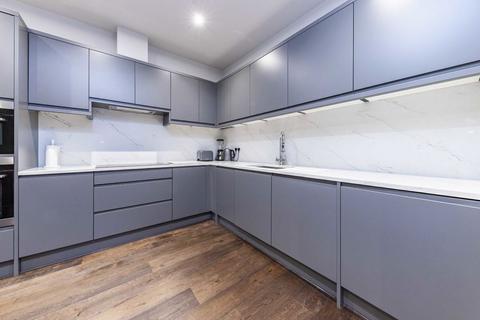 4 bedroom house to rent, Spencer Road, London N11