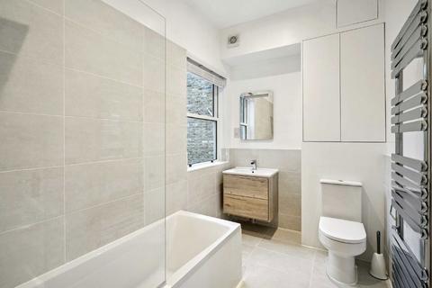1 bedroom flat to rent, Halford Road, London SW6