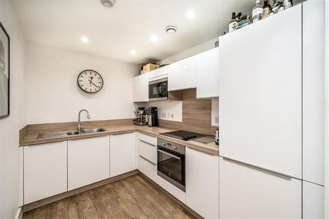 2 bedroom flat for sale, Milles Square, London SW9