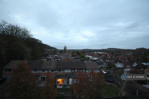 1 bedroom penthouse to rent, Station Road, Loudwater, High Wycombe, HP10