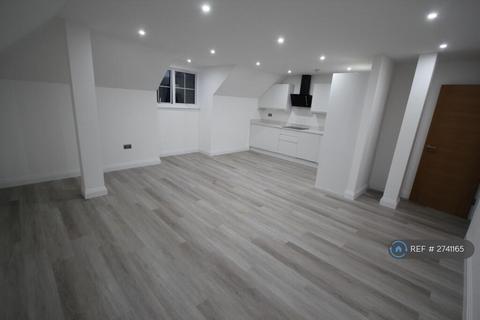 1 bedroom penthouse to rent, Station Road, Loudwater, High Wycombe, HP10