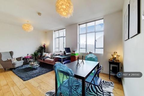 3 bedroom flat to rent, Springbok Works, London, N16