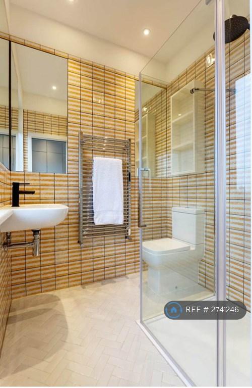 Top Floor En Suite
