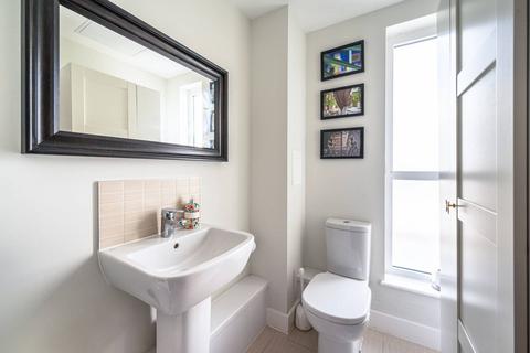 3 bedroom flat for sale, Colindale Avenue, Colindale, London, NW9