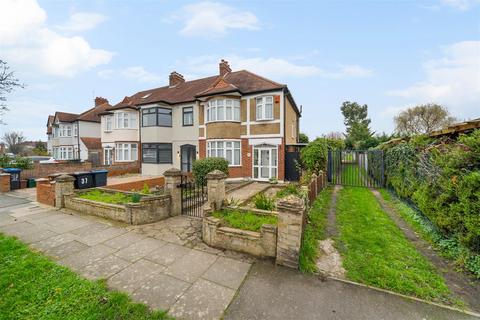 3 bedroom house for sale, Mossville Gardens, Morden SM4