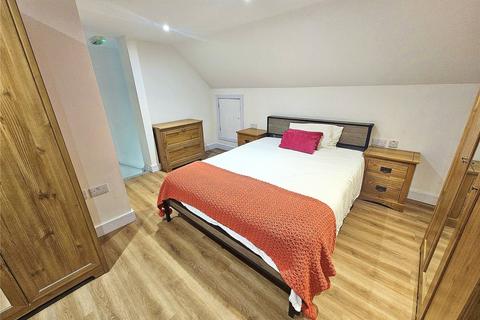 1 bedroom detached house to rent, Board School Road, Woking, Surrey, GU21