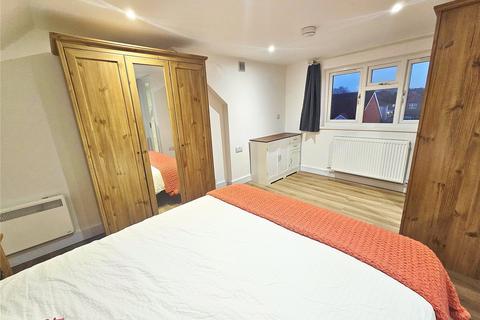 1 bedroom detached house to rent, Board School Road, Woking, Surrey, GU21