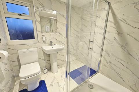 1 bedroom detached house to rent, Board School Road, Woking, Surrey, GU21