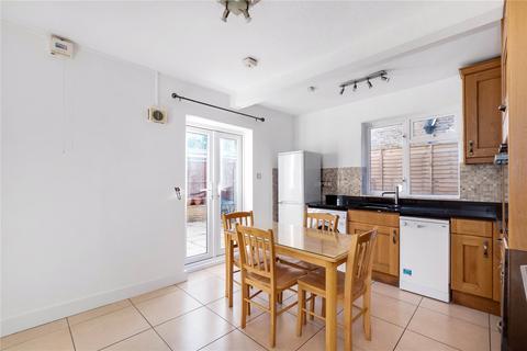 2 bedroom flat to rent, Radbourne Road, London, SW12