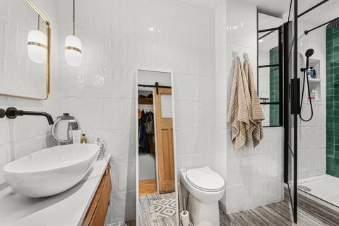 1 bedroom flat for sale, Burns House, Caledonian Road, Islington