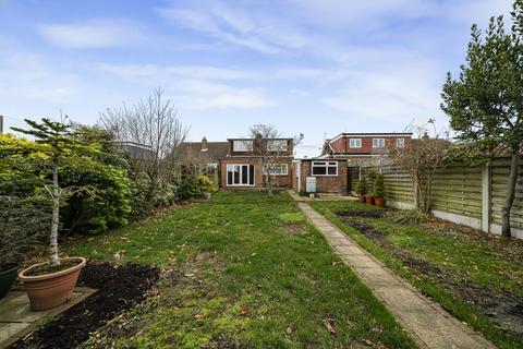4 bedroom semi-detached bungalow for sale, Chestnut Grove, Wilmington