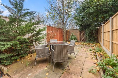 undefined, Kenchester Close, London