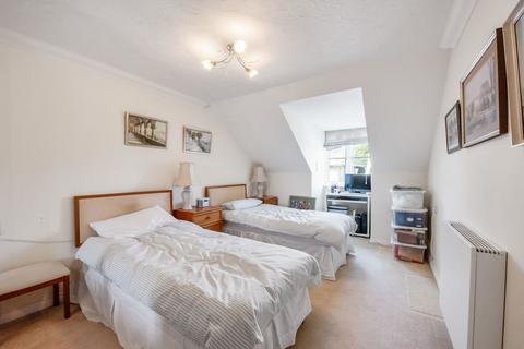 undefined, Roper Road, Canterbury