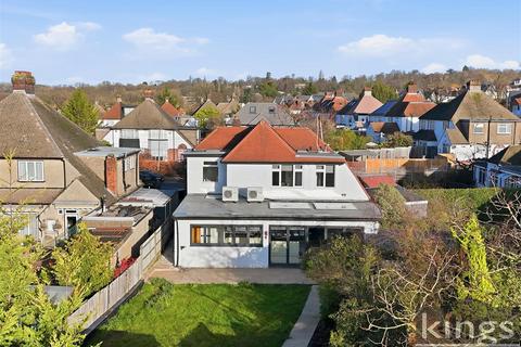 5 bedroom detached house for sale, Croft Close, London