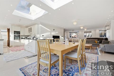 5 bedroom detached house for sale, Croft Close, London