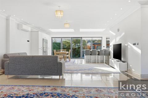 5 bedroom detached house for sale, Croft Close, London